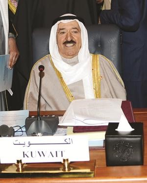 صاحب السمو الامير الشيخ صباح الاحمد خلال القائه كلمته في الدورة 12 لمؤتمر القمة الاسلامي في القاهرة امس﻿