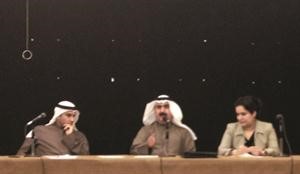عجيل الظاهر متوسطا ماشواق المضف وعبدالله الكندري

