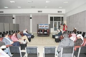 جانب من الحضور في ندوة جمعية الخريجين
