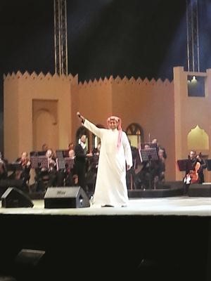 ابراهيم الحكمي اثناء الحفل﻿