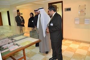 الوزير شريدة المعوشرجي يتفقد احد المشاريع التي نفذها المكتب

