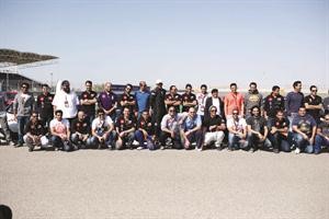 المشاركون من مجموعة GulfRun على حلبة البحرين الدولية

