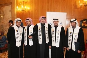 خالد الكندري متوسطا عبدالله السبع ومحمد الشطي وعبدالرحمن القضيبي وسعد العبيد