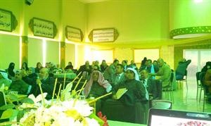 وليد العومي وابراهيم القطان في مقدمة الحضور خلال الورشة
