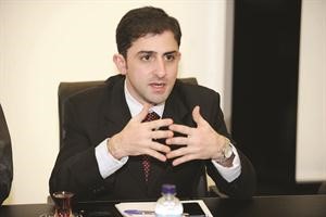 الزميل محمد الحسيني﻿