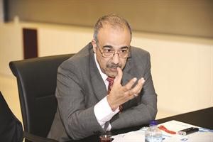 دمحمد الفيلي شارحا الموقف القانوني﻿
