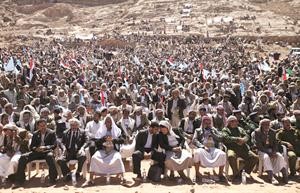 رجال قبائل يحتفلون في بني حشيش بالذكرى الثانية للثورة التي اطاحت بعلي عبدالله صالح امس رويترز