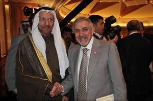 عبدالوهاب الوزان مصافحا دهلال الساير﻿
