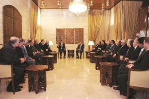الرئيس بشار الاسد مستقبلا الوفد الاردني رويترز