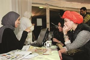جانب من عملية تسجيل المشاركين في ملتقى كويتي وافتخر﻿