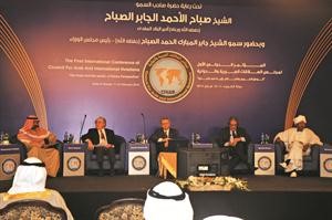 الشيخ دمحمد الصباح مع الحضور في الجلسة الرابعة	 محمد خلوصي﻿