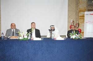 من اليمين خالد عبدالرحيم ويوسف الكندري وجون جوسك واسامة وجدي خلال المؤتمر الصحافي	 سعود سالم﻿