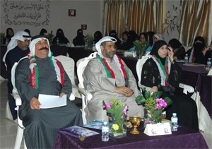 الحضور يتابعون محاور الورشة