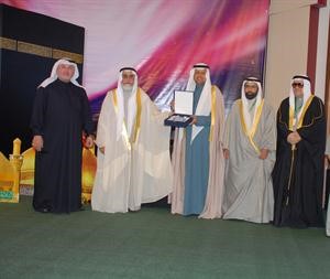 دعبدالمحسن الخرافي يكرم عبدالهادي الصالح﻿