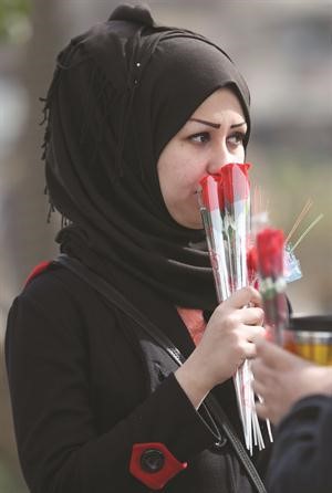خليجية تحتفل بالعيد بطريقتها