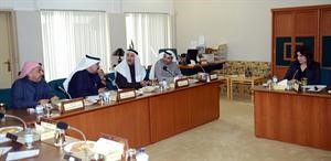  ماشواق المضف ويعقوب الصانع وعدنان المطوع وخلف دميثير ودعبدالحميد دشتي خلال الاجتماع﻿