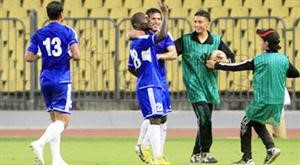 فرحة لاعبي سموحة بتسجيل هدف المباراة الوحيد
