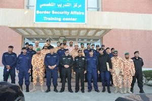 المشاركون في دورة خفر السواحل