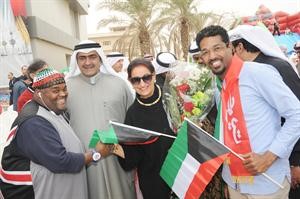 الشيخة شيخة العبدالله ودالشراح وشعبولا خلال الحفل﻿
