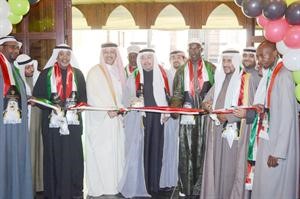 دعادل الفلاح ودمطلق القراوي والسفير القطري خلال افتتاح المعرض﻿