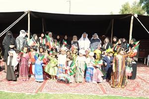 دحسن الدوسري ومحمد بن ناجي ومنى الرشيدي وحصة المرزوق مع المشاركين في الاحتفالقاسم باشا﻿