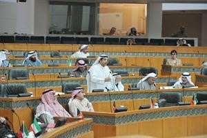 يعقوب الصانع متحدثا خلال الجلسة متين غوزال
