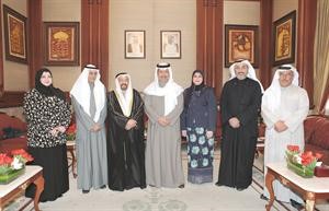 سمو رئيس الوزراء خلال لقائه اعضاء اللجنة الوطنية للوقاية من المخدرات﻿