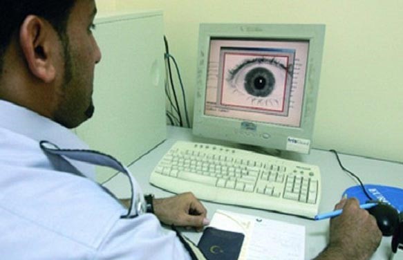 351 ألف شخص لم يدخلوا الإمارات لأن عيونهم فضحتهم