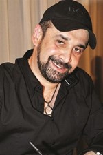 كريم عبدالعزيز