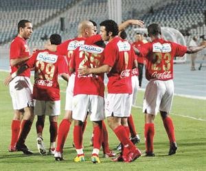 لاعبو الاهلي يسعون الى تكرار الافراح الافريقية
