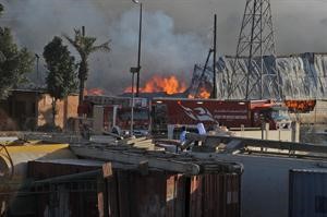 اثار الحريق امتدت على مساحة نحو 30 الف متر مربع﻿