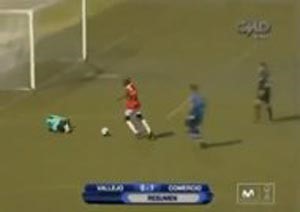بالفيديو.. شاهد اللقطة التي وصفت بأنذل لحظات كرة القدم في تاريخها