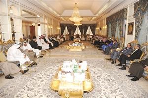 لقطة عامة للجمع الطيب في ديوان العم - المغفور له باذن الله - عبدالله المطوع﻿