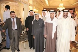 دناصر الصانع وخالد الصالح والعم يوسف الحجي ودخالد المذكور ودعادل الفلاح ودسيف عبدالفتاح﻿
