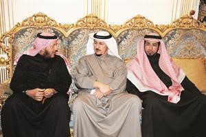 مبارك الدويلة متحدثا الى ديوسف الصقر﻿