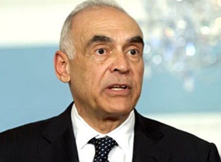 محمد كامل عمرو