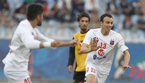 شادي الهمامي محتفلا بهدفه
