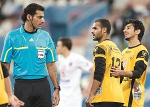 معاتبة بالعين بين بدر المطوع والحكم علي محمود	 الازرق كوم﻿