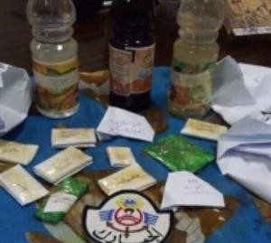 ادوات السحر بعد ضبطها في منفذ العبدلي﻿