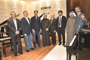 صورة جماعية داخل المعرض﻿