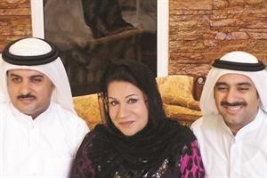 الفنانة القديرة سعاد عبدالله مع خالد امين ومشاري البلام اللذين قدما دور الاعمى في مسلسل فرصة ثانية﻿