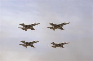  طائرات سلاح الجو الكويتي تمر امام المنصة في ختام التمرين
﻿