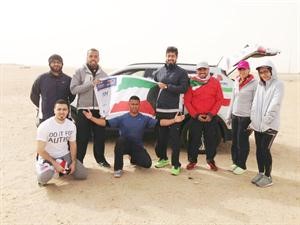 العداءون يحتفلون بالعيد الوطني في الصحراء
