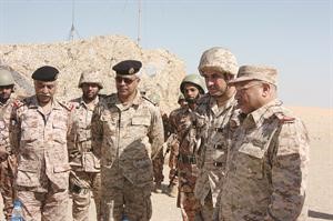الفريق الركن خالد الجراح متفقدا موقع التمرين
