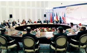 جانب من مباحثات مجموعة 51 والوفد الايراني في كازاخستانالبيان الاماراتية