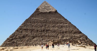 بالفيديو.. مصر تنفي قبول عرض خليجي لبيع أو تأجير آثارها بـ 200 مليار دولار.. وحلقة "درب الزلق" حول بيع الأهرامات تتحول لحقيقة