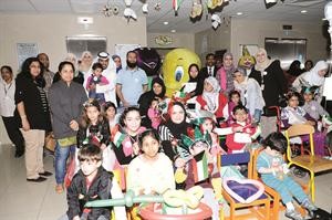 متطوعو البنك مع الاطفال﻿