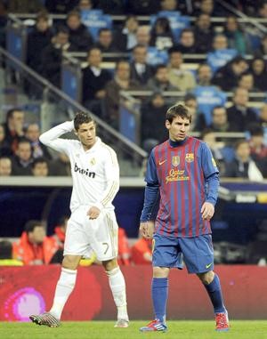 الصراع يتجدد بين نجم برشلونة ليونيل ميسي والدون كريستيانو رونالدو نجم ريال مدريد افپ