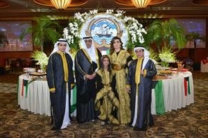 سفيرنا لدى سنغافورة عبدالعزيز العدواني وحرمه في استقبال الحضور﻿