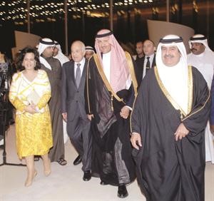 صاحب السمو الملكي الامير سلطان بن سلمان والشيخ علي بن خليفة ال خليفة والشيخة مي ال خليفة ود نبيل العربي